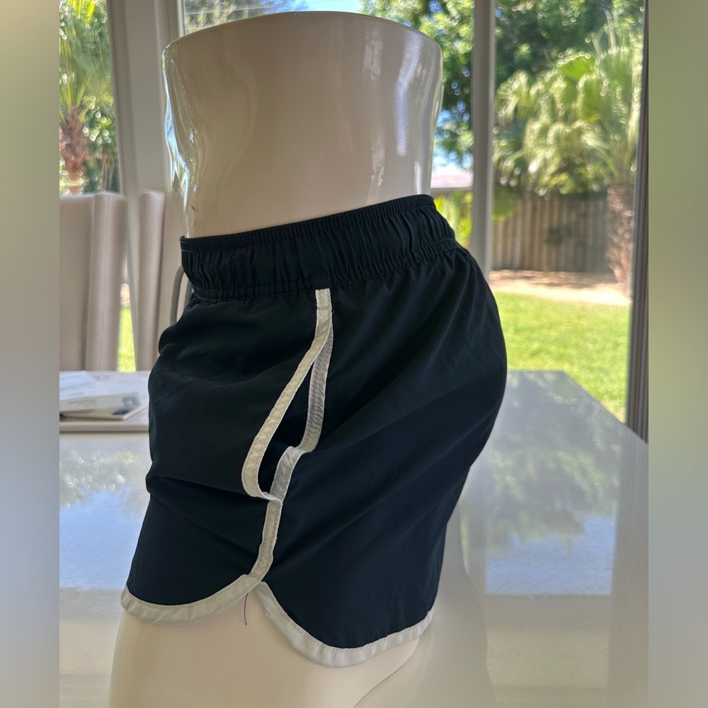 Women workout short can be unisex . - Picture 2 of 8